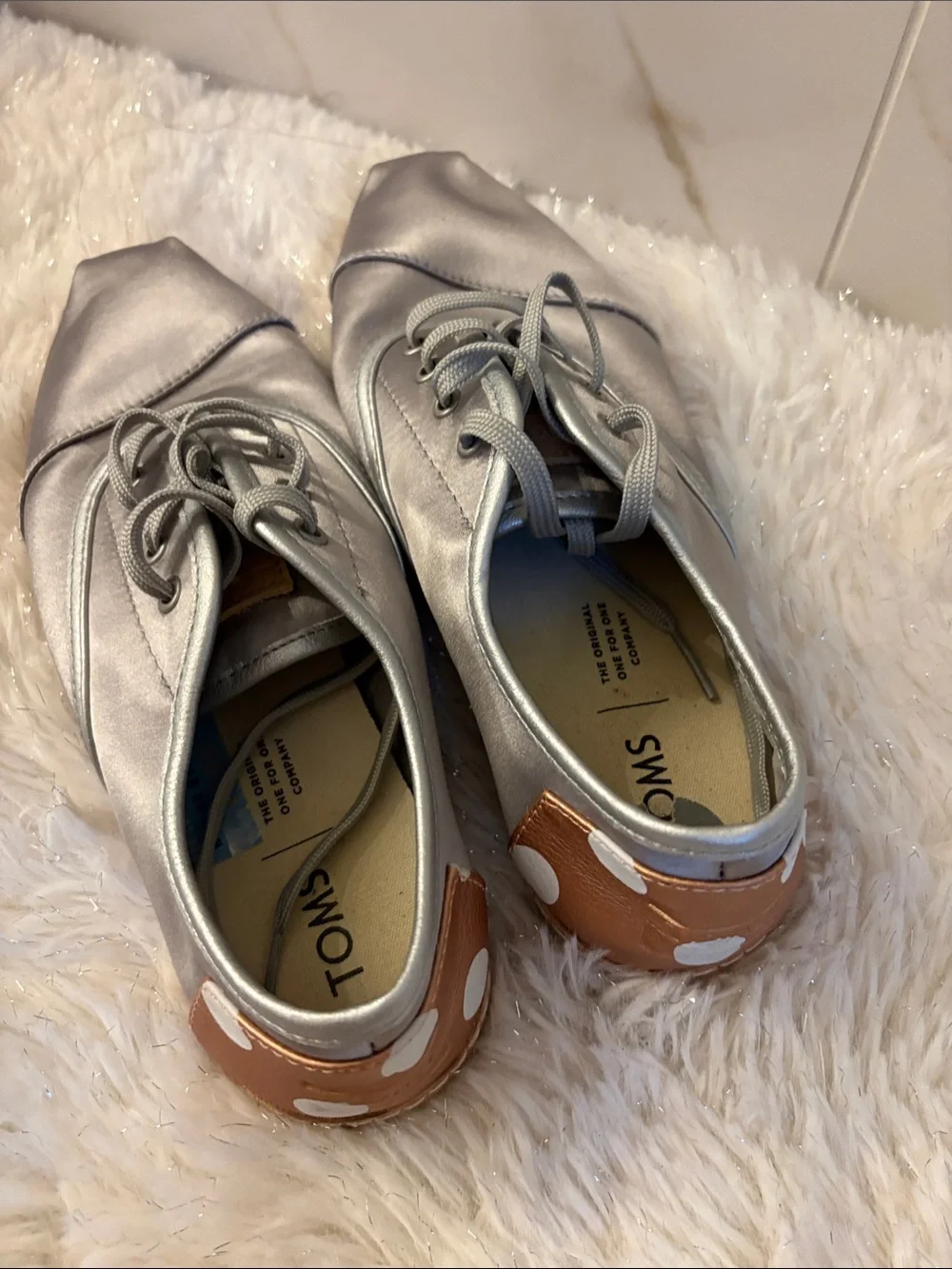 Toms Silver and Tan Women's Casual Lace-Up Flats